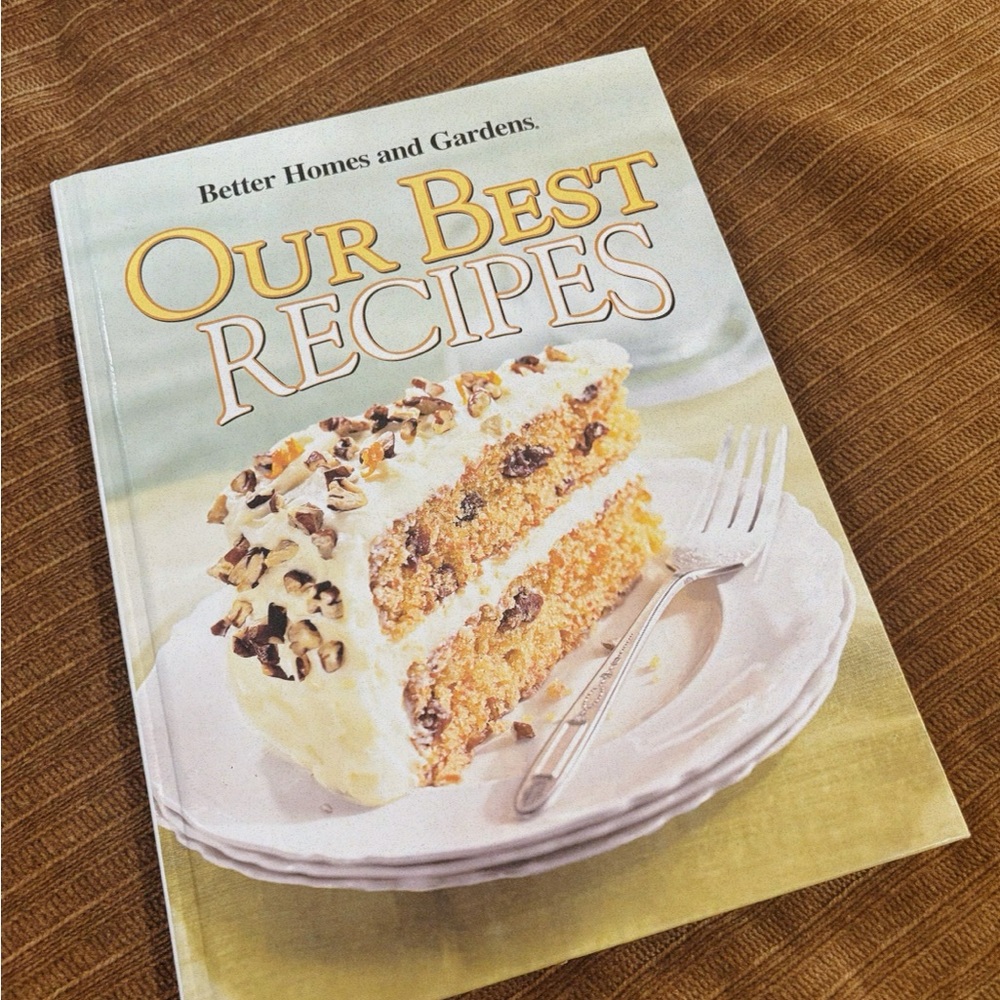 Better Homes and Gardens Cookbook - Yellow and Cream Cover